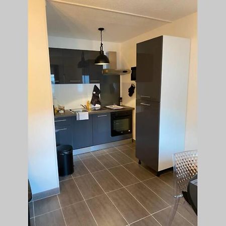 Le 12 Du Temple - Plein Coeur Centre Ville, Residence Privee, 5Mn Gare Sncf, Wifi Et Netflix Niort Ngoại thất bức ảnh