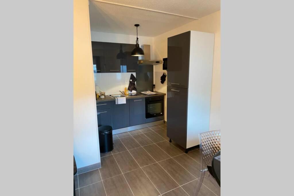 Le 12 Du Temple - Plein Coeur Centre Ville, Residence Privee, 5Mn Gare Sncf, Wifi Et Netflix Niort Ngoại thất bức ảnh